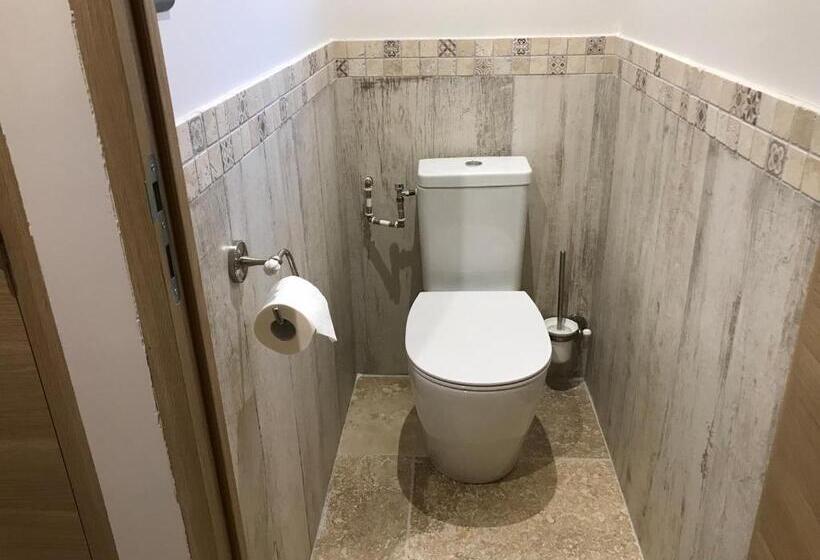 סטודיו דלוקס, Mas La Chêneraie Lourmarin   Au Calme, à 10 Mn Du Centre Ville à Pied