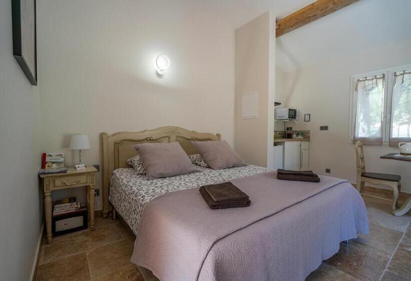 סטודיו דלוקס, Mas La Chêneraie Lourmarin   Au Calme, à 10 Mn Du Centre Ville à Pied