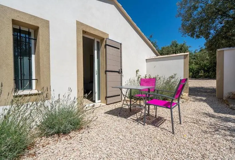 キングサイズベッドのスタンダードルーム, Mas La Chêneraie Lourmarin Au Calme, à 10 Mn Du Centre Ville à Pied