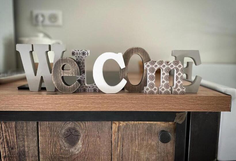 מיטת קינג בסוויטה, Mas La Chêneraie Lourmarin   Au Calme, à 10 Mn Du Centre Ville à Pied