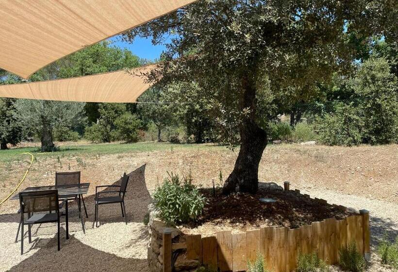 מיטת קינג בסוויטה, Mas La Chêneraie Lourmarin   Au Calme, à 10 Mn Du Centre Ville à Pied