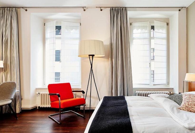 Номер Стандарт, Consum Boutique