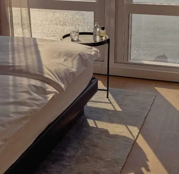 Deluxe Suite King Bed
