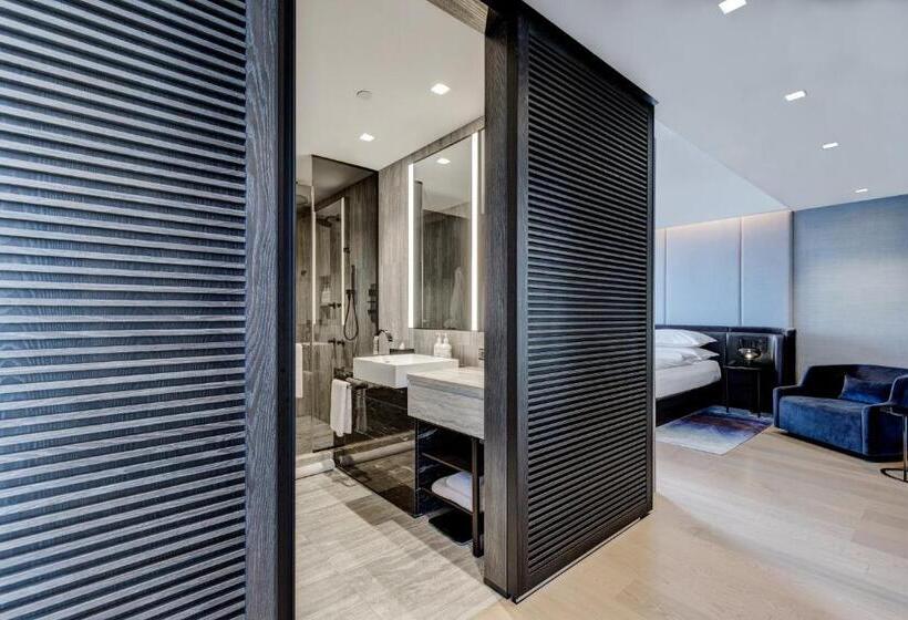 디럭스 스위트 킹 침대, Equinox Hotel Hudson Yards New York City