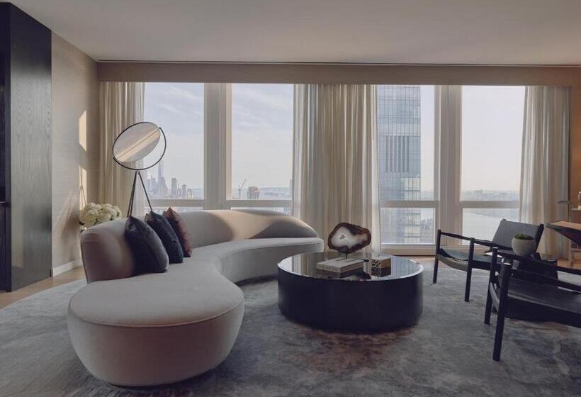 스위트 킹사이즈 침대, Equinox Hotel Hudson Yards New York City