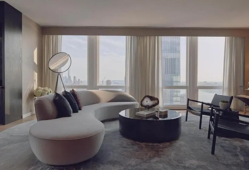 Suite King Bed