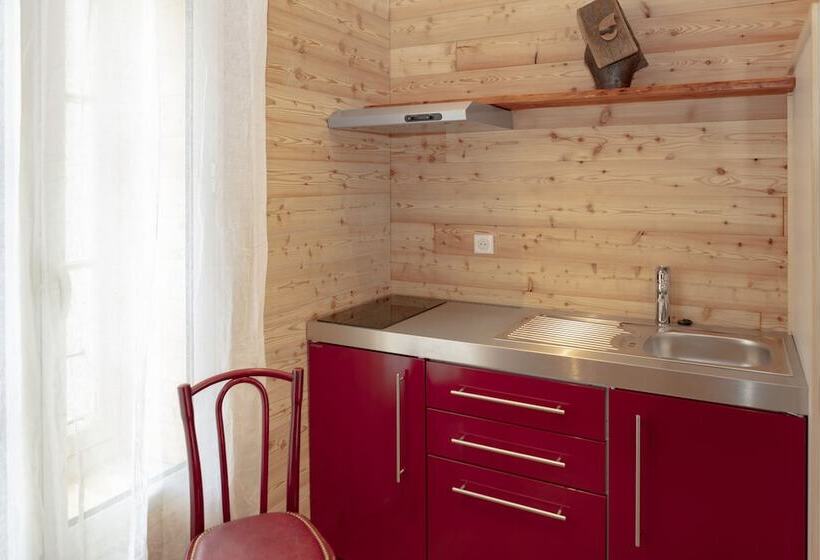 חדר קומפורט לשלושה, Relais Des Alpes