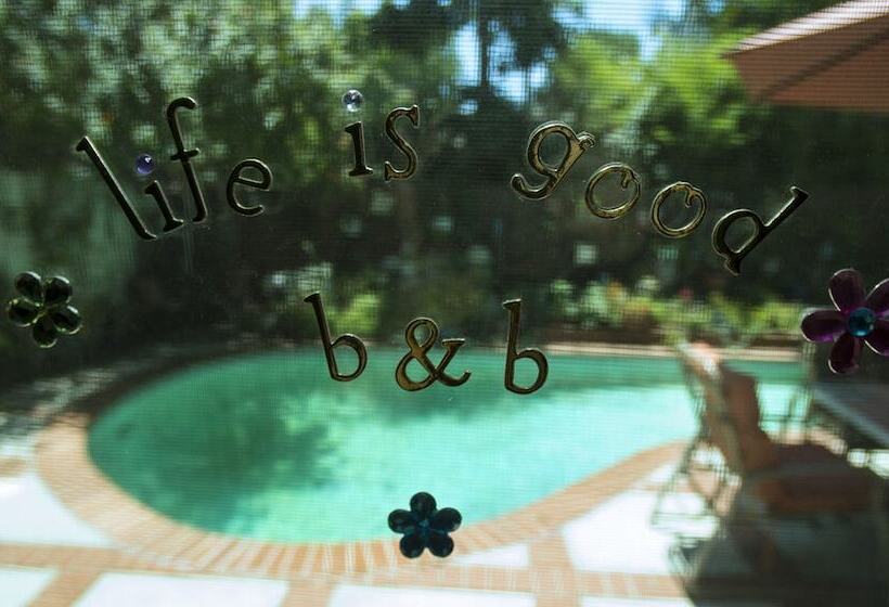 프리미엄 스튜디오, Life Is Good Bed And Breakfast