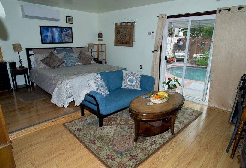 프리미엄 스튜디오, Life Is Good Bed And Breakfast