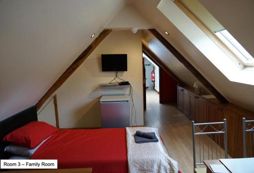 غرفة قياسية, Pentre Riding Stables