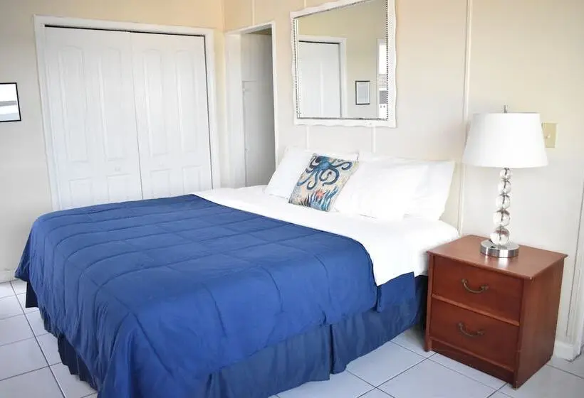 اتاق لوکس با چشم‌انداز دریا, Golden Sand Oceanfront