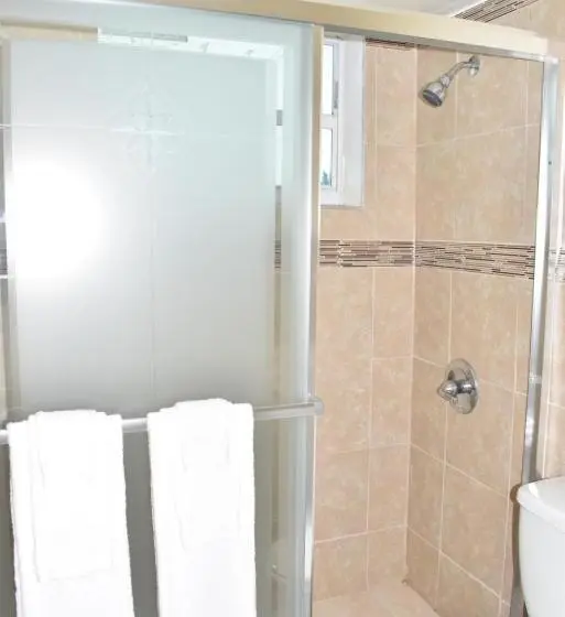 اتاق استاندارد با تخت بزرگ, Golden Sand Oceanfront