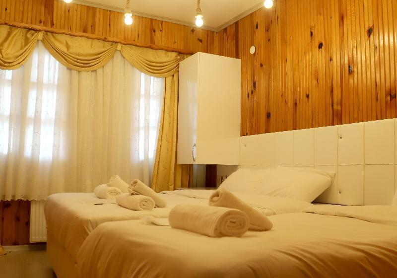 اتاق استاندارد سه نفره, Sumela Holiday