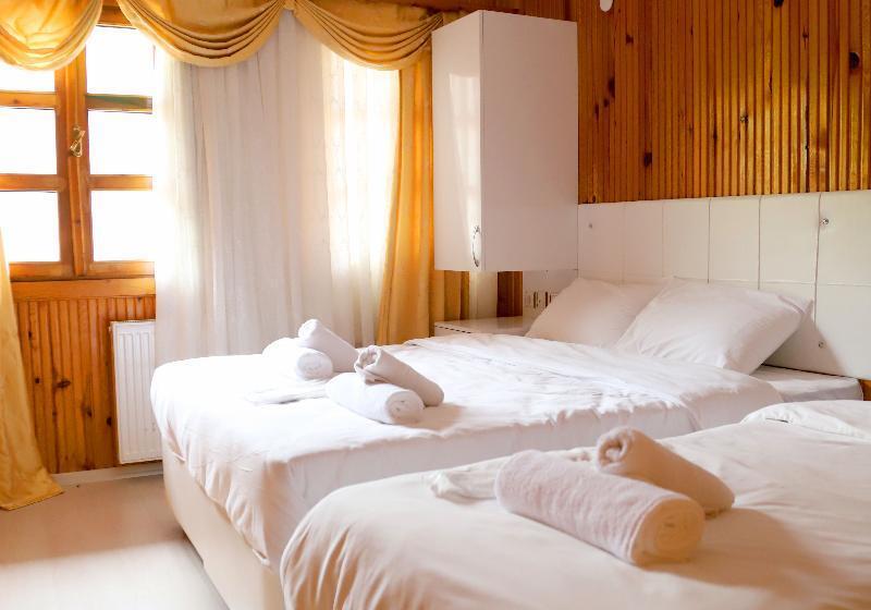 اتاق استاندارد سه نفره, Sumela Holiday