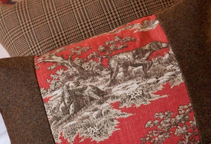 חדר סטנדרט, The Townhouse