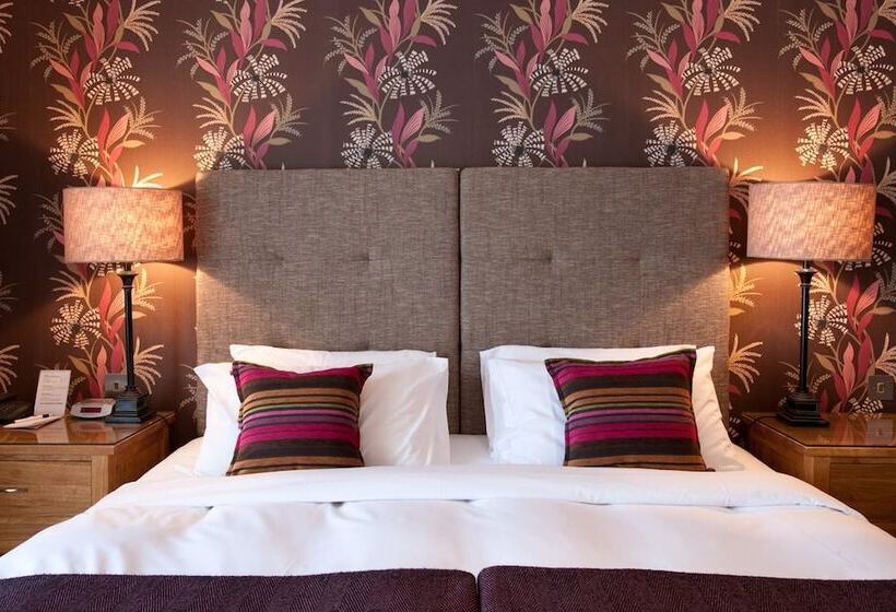 חדר סופריור, The Townhouse