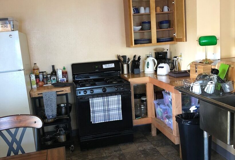 싱글 기본 룸 공용 욕실, Heartwood Mountain Sanctuary