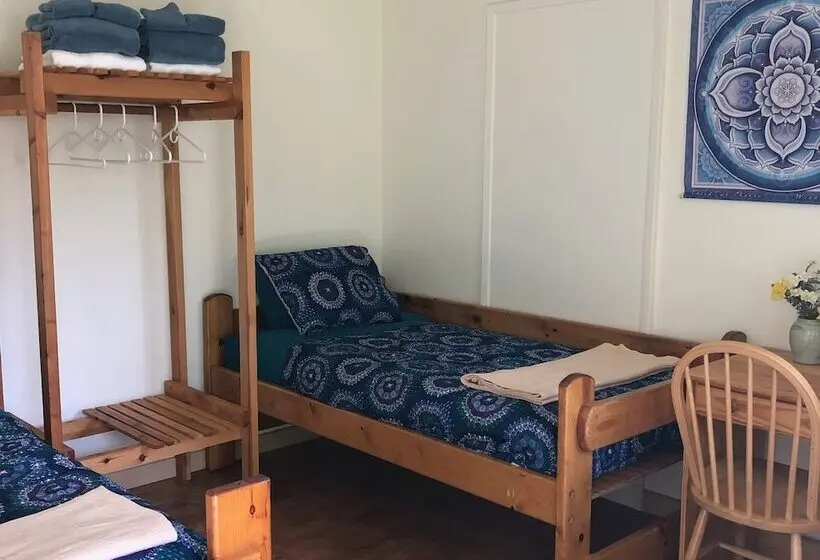 浴室共有シングルベーシックルーム, Heartwood Mountain Sanctuary