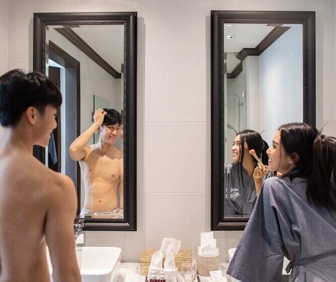 Президентский Люкс, The Bridge An Eclectic Luxotel