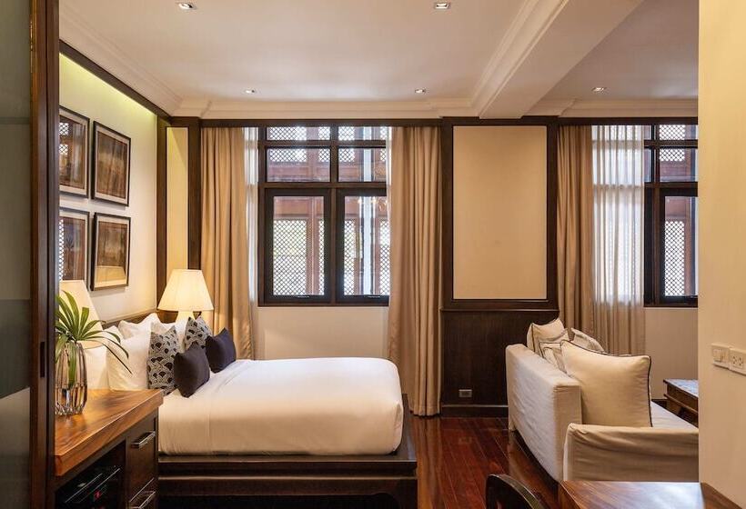 Президентский Люкс, The Bridge An Eclectic Luxotel