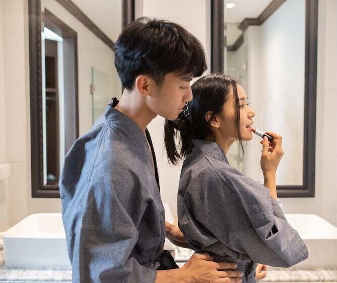 Люкс, The Bridge An Eclectic Luxotel