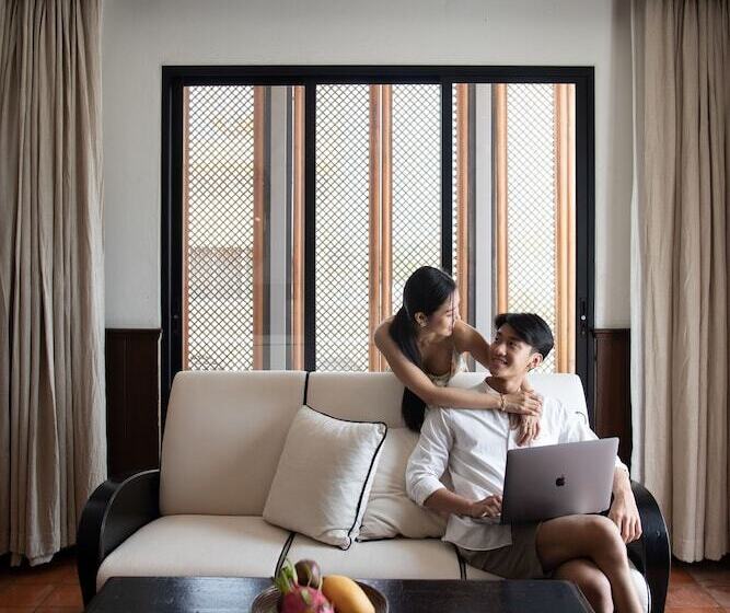 Люкс, The Bridge An Eclectic Luxotel