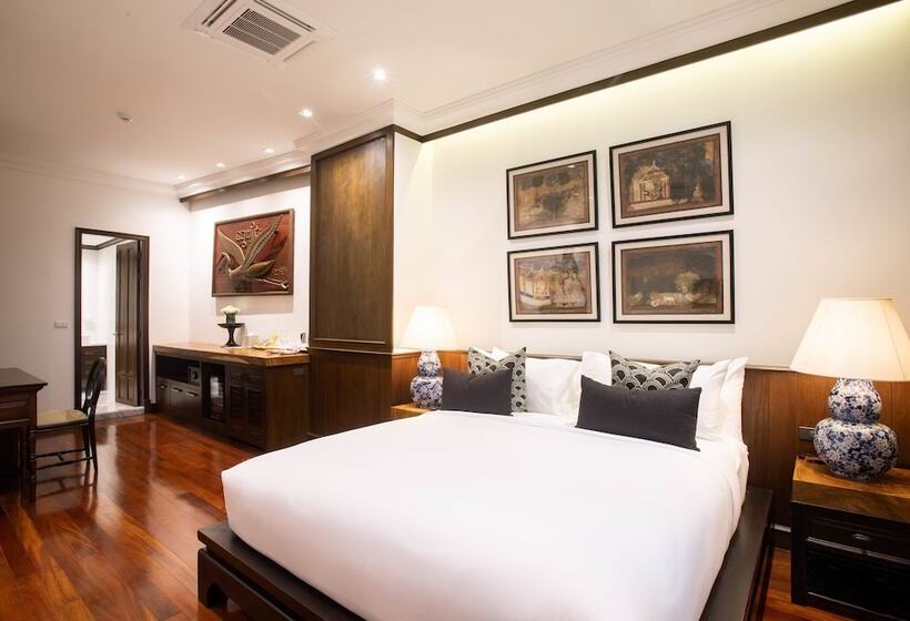 Президентский Люкс, The Bridge An Eclectic Luxotel