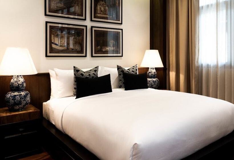 Президентский Люкс, The Bridge An Eclectic Luxotel