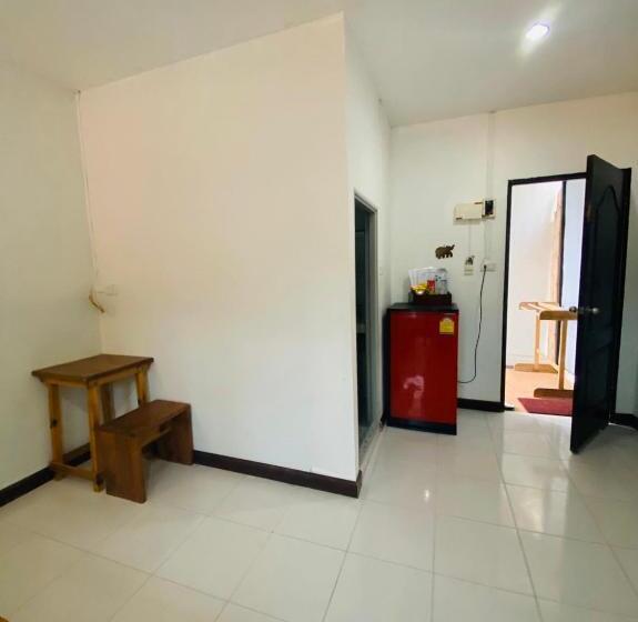 غرفة قياسية, The Stamp