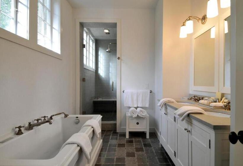 غرفة قياسية سرير كينج, The Baker House 1650