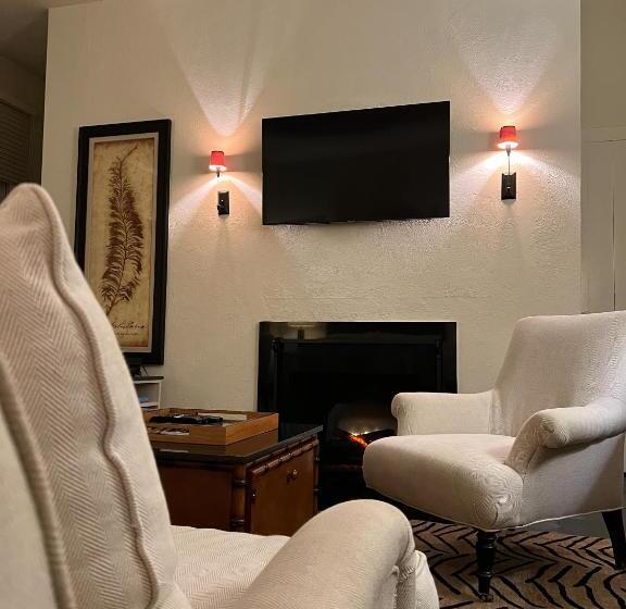 غرفة قياسية سرير كينج, The Baker House 1650