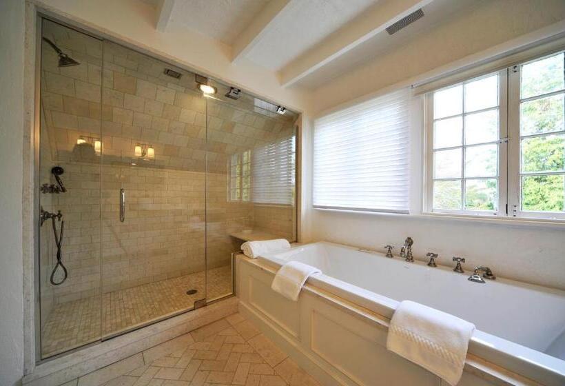 غرفة ديلوكس سرير كينج, The Baker House 1650