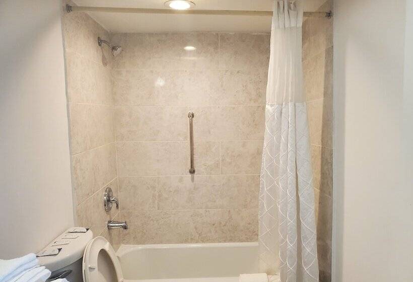 Номер Стандарт, Deerfield Inn & Suites