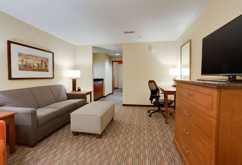 سوییت, Drury Inn & Suites Charlotte Arrowood