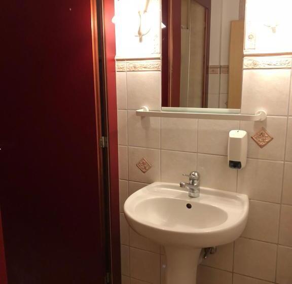 Standard room with outdoor bath, Interlaken Linda Inn Lodge