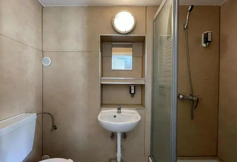 اتاق اکونومی, Interlaken Linda Inn Lodge
