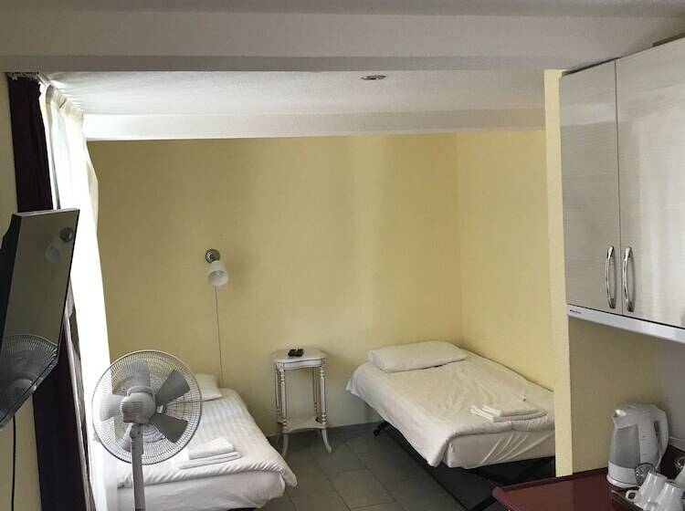 اتاق خانوادگی, Gasthaus 210