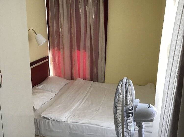 اتاق خانوادگی, Gasthaus 210