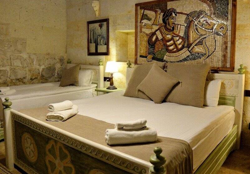 اتاق خانوادگی, Caftan Cave Suites