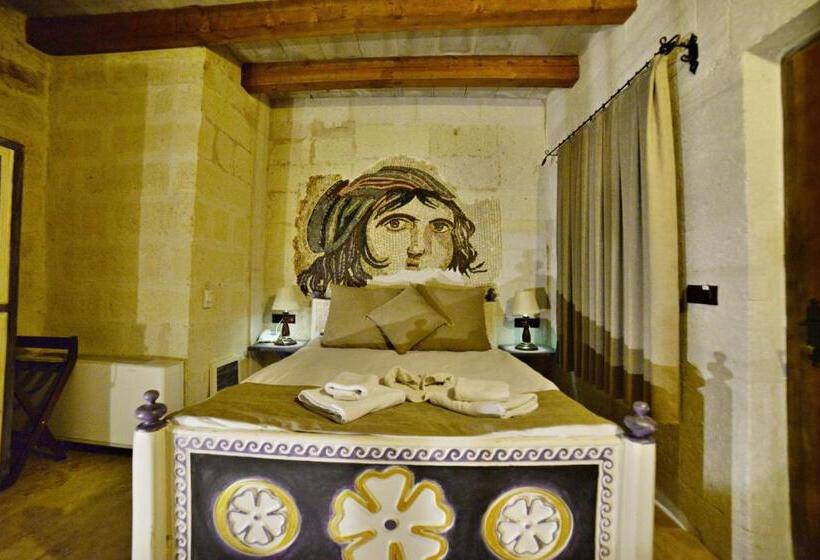 سوییت, Caftan Cave Suites