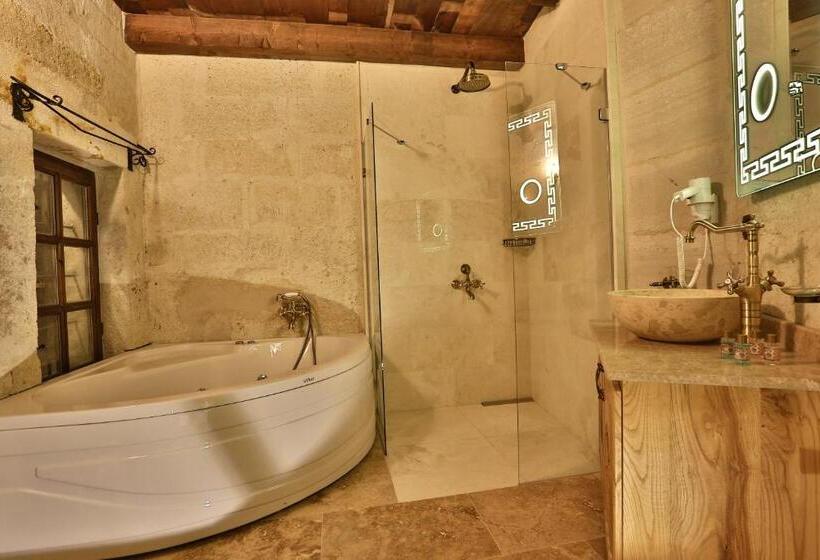 سوییت, Caftan Cave Suites