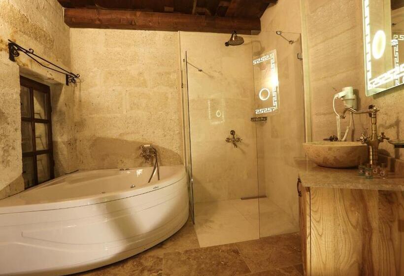 سوییت, Caftan Cave Suites