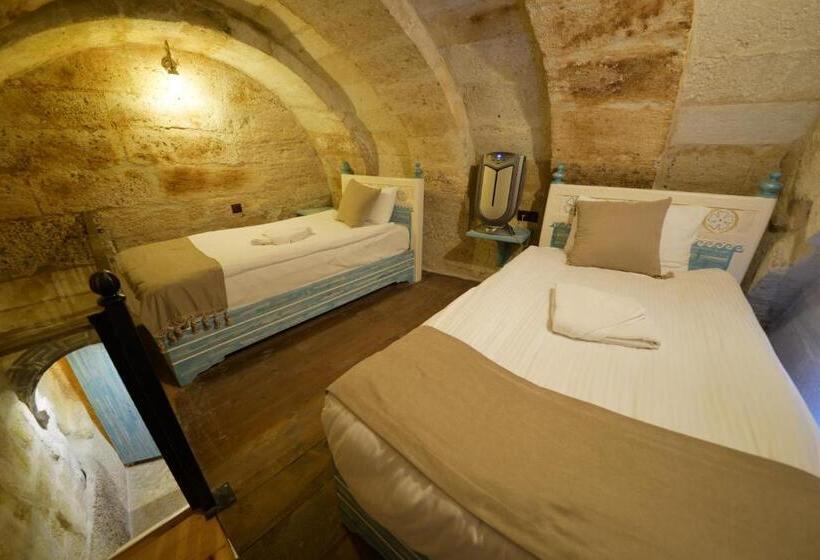 اتاق خانوادگی, Caftan Cave Suites