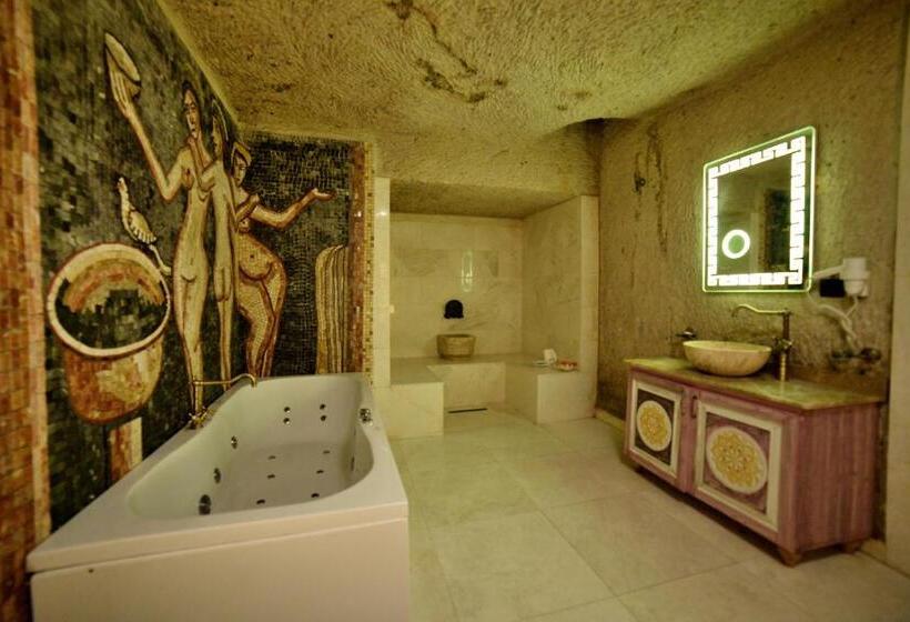 스위트 킹사이즈 침대, Caftan Cave Suites