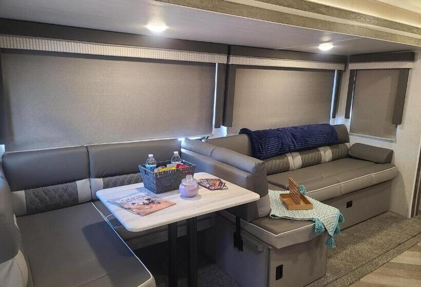 Family Suite, Grand Canyon Rv Glamping