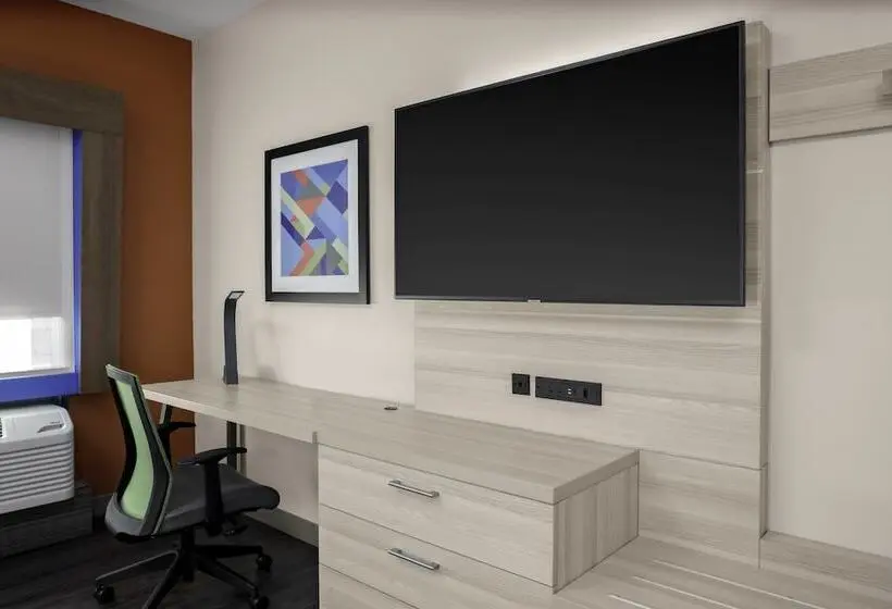 身障者適用スイートルーム, Holiday Inn Express & Suites   Wilmington West   Medical Park, An Ihg