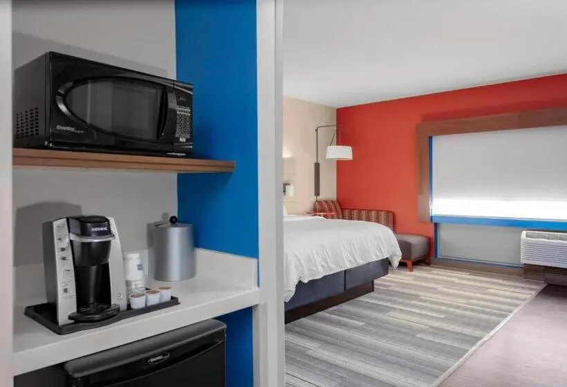 キングサイズベッドのスタンダードルーム, Holiday Inn Express & Suites   Wilmington West   Medical Park, An Ihg