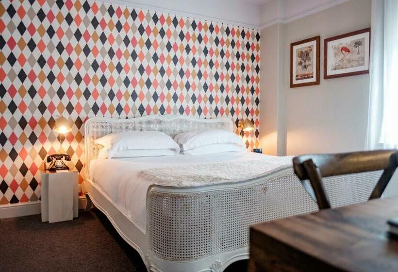 클래식 패밀리 룸, The Bull