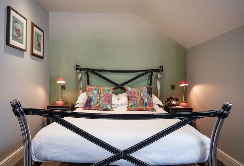 Номер Deluxe, The Bull