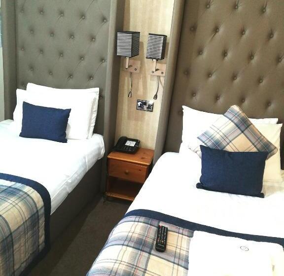 غرفة قياسية, Torbay Court